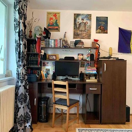 Central Apartment Muncii Area Netflix Bukarest Kültér fotó