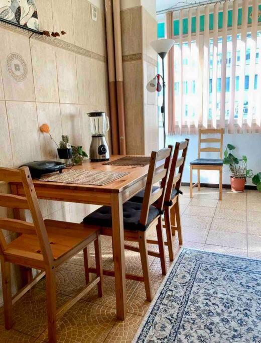Central Apartment Muncii Area Netflix Bukarest Kültér fotó