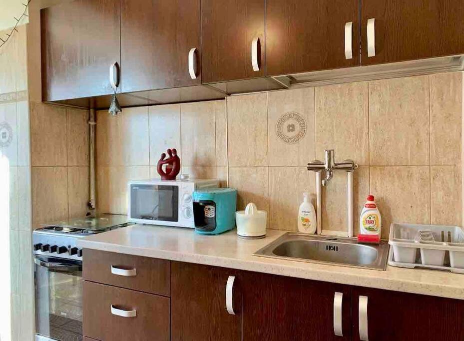 Central Apartment Muncii Area Netflix Bukarest Kültér fotó