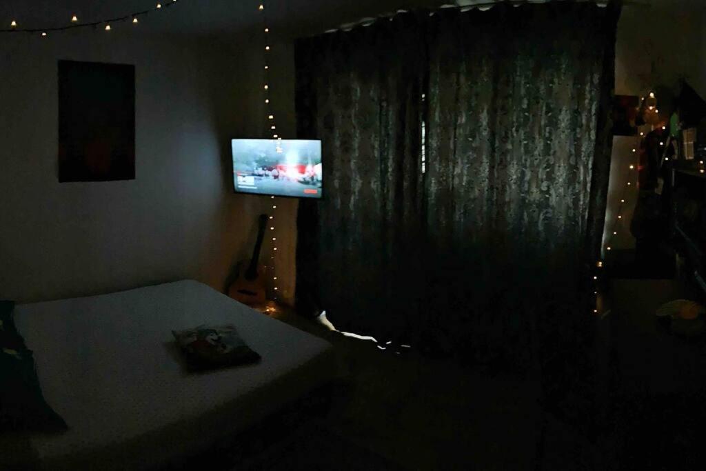 Central Apartment Muncii Area Netflix Bukarest Kültér fotó