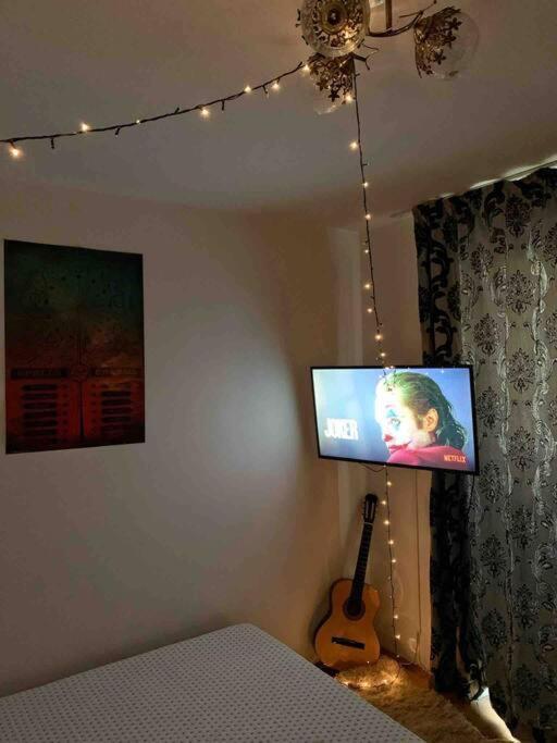 Central Apartment Muncii Area Netflix Bukarest Kültér fotó