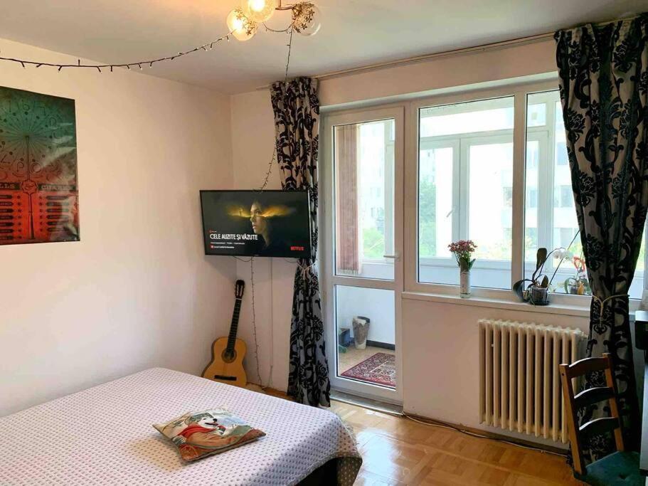 Central Apartment Muncii Area Netflix Bukarest Kültér fotó